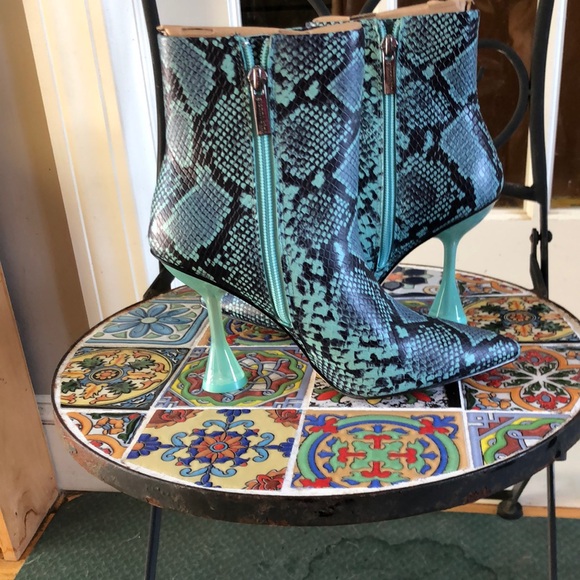 Gianni Bini Shoes - Gianni Bini NWT Blue Snake Print Ankle Boots